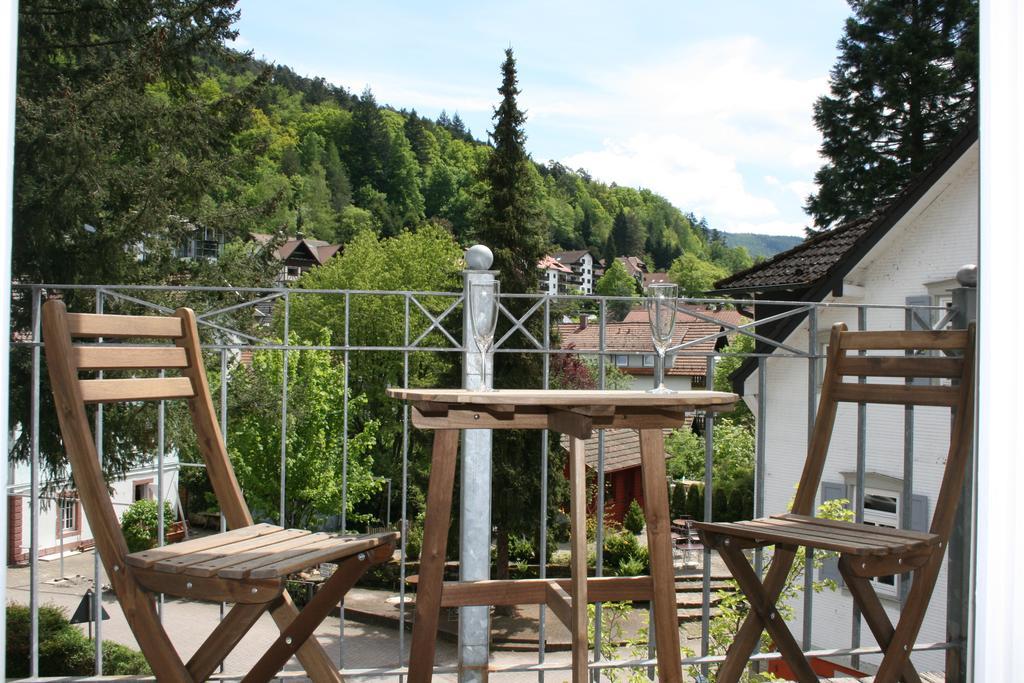 Gaestehaus Villa Lina Bad Herrenalb Esterno foto