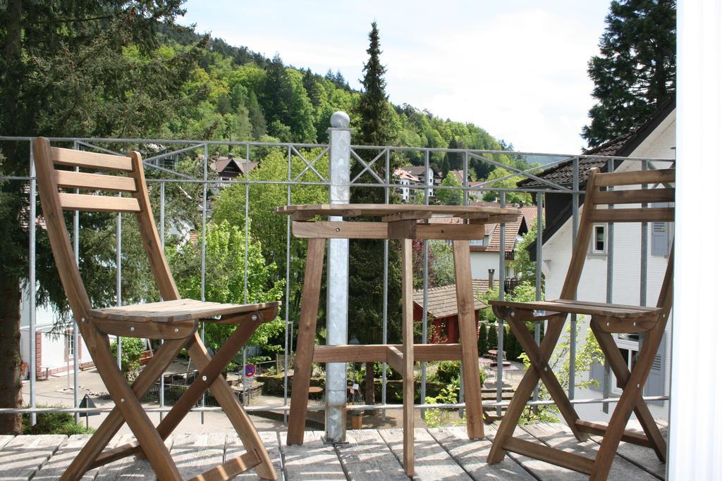 Gaestehaus Villa Lina Bad Herrenalb Esterno foto